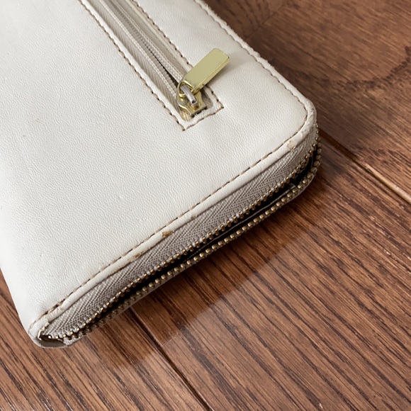 2 for $10 - Fossil Wallet - Picture 12 of 16